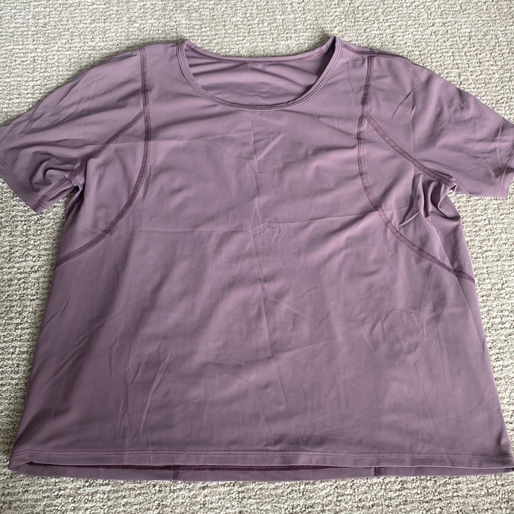 Lululemon tee
